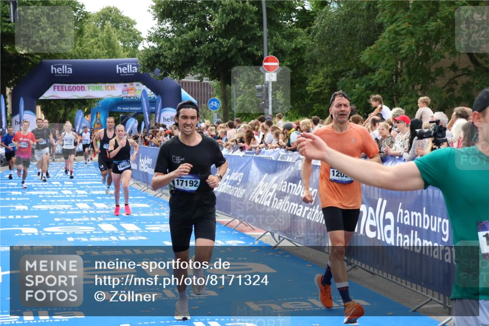 29.06.2025 - hella hamburg halbmarathon Zöllner http://msf.ph/oto/8171324 29.06.2025 10:36:28 Ziel 8084, 9296, 10404, 10680, 10852, 11304, 12051, 12916, 14075, 17192, 18062 meine-sportfotos.de