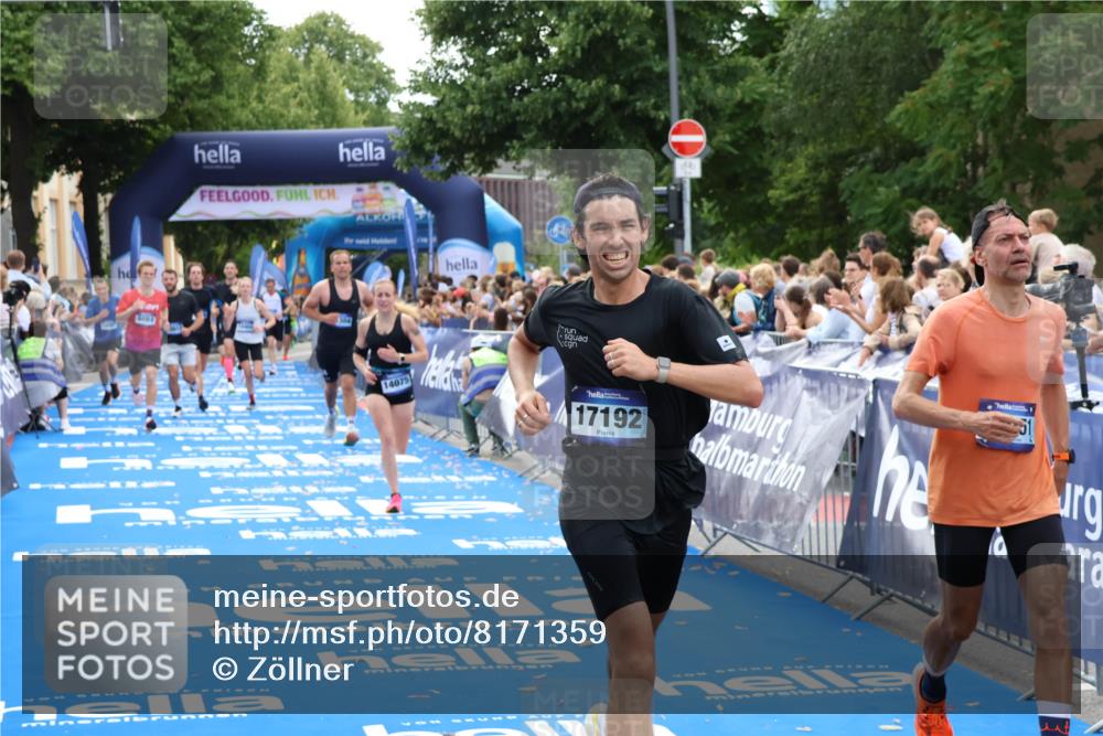 29.06.2025 - hella hamburg halbmarathon Zöllner http://msf.ph/oto/8171359 29.06.2025 10:36:29 Ziel 8084, 9296, 10404, 10680, 10852, 11304, 12051, 12916, 14075, 17192, 17723, 18062 meine-sportfotos.de