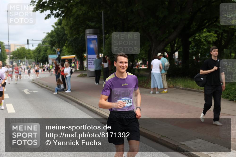 29.06.2025 - hella hamburg halbmarathon Yannick Fuchs http://msf.ph/oto/8171392 29.06.2025 10:24:42 20KM 1758, 2021, 2180, 6781, 7186, 7231, 8784, 9137, 9571, 10156, 10790, 12234, 12308, 12337, 13374, 13838, 14164, 15672, 15880, 16118, 16736, 16818, 17197, 18422, 18737, 19042, 19202, 19203, 19204 meine-sportfotos.de