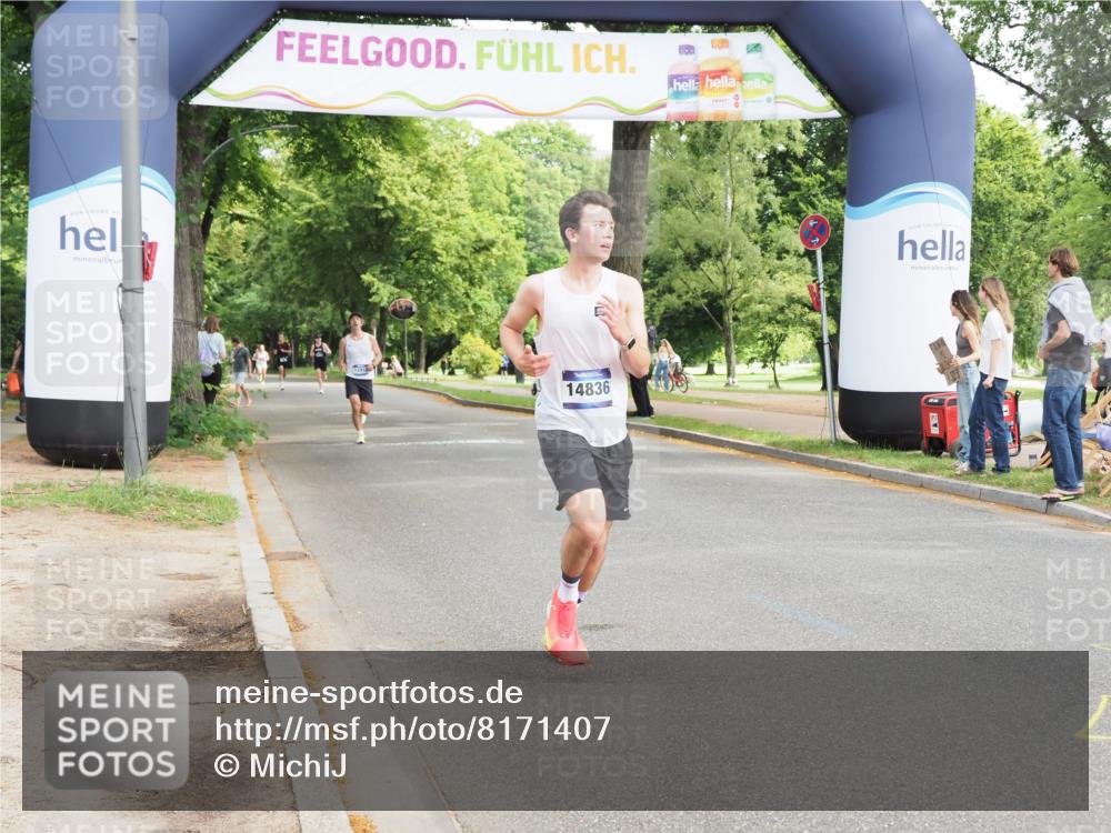 29.06.2025 - hella hamburg halbmarathon MichiJ http://msf.ph/oto/8171407 29.06.2025 10:15:13 Zwischen KM18-KM19 11078, 14836 meine-sportfotos.de
