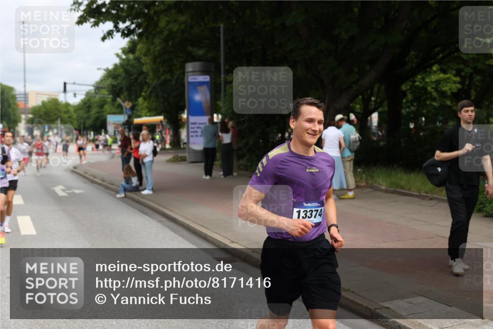 29.06.2025 - hella hamburg halbmarathon Yannick Fuchs http://msf.ph/oto/8171416 29.06.2025 10:24:42 20KM 1758, 2021, 2180, 6781, 7186, 7231, 8784, 9137, 9571, 10156, 10790, 12234, 12308, 12337, 13374, 13838, 14164, 15672, 15880, 16118, 16736, 16818, 17197, 18422, 18737, 19042, 19202, 19203, 19204 meine-sportfotos.de