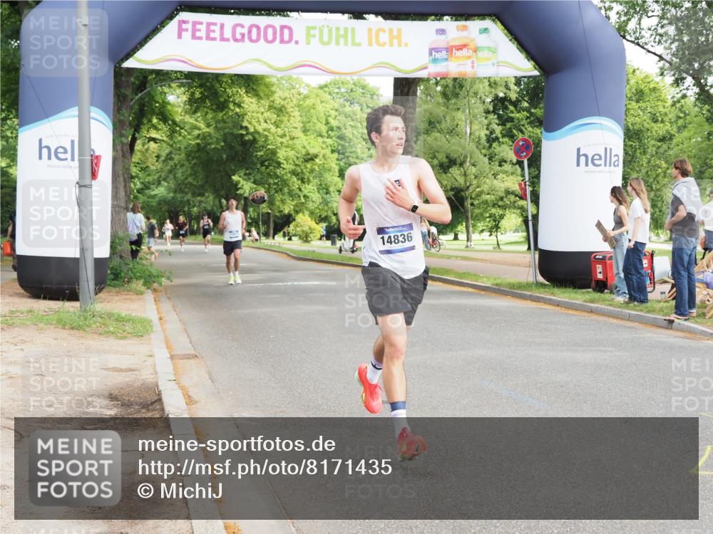 29.06.2025 - hella hamburg halbmarathon MichiJ http://msf.ph/oto/8171435 29.06.2025 10:15:13 Zwischen KM18-KM19 11078, 14836 meine-sportfotos.de