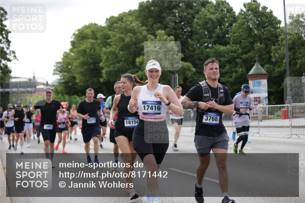 29.06.2025 - hella hamburg halbmarathon Jannik Wohlers http://msf.ph/oto/8171442 29.06.2025 10:21:41 Lombardsbrücke 1003, 1294, 1419, 1963, 2009, 2063, 2514, 2744, 3050, 3172, 3458, 3606, 3768, 3995, 4046, 4366, 5641, 6676, 6881, 6977, 7162, 8431, 8860, 8884, 8954, 9002, 9062, 9327, 9788, 9807, 10088, 10125, 10167, 10210, 10710, 11440, 12894, 13255, 13477, 14053, 14055, 14059, 14168, 14180, 15129, 15324, 15635, 15660, 16143, 16154, 16161, 16796, 16920, 17416, 17556, 17696, 17944, 18172, 18661, 19008, 19099, 19154 meine-sportfotos.de