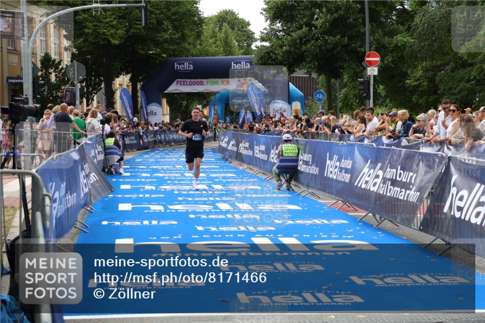 29.06.2025 - hella hamburg halbmarathon Zöllner http://msf.ph/oto/8171466 29.06.2025 10:22:43 Ziel 2618, 18897 meine-sportfotos.de