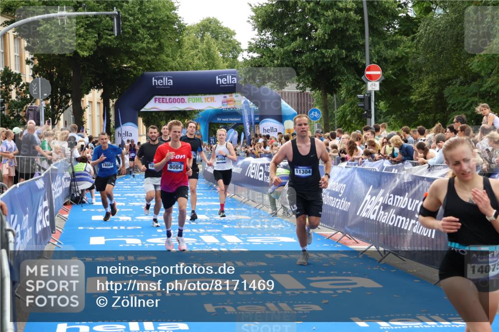 29.06.2025 - hella hamburg halbmarathon Zöllner http://msf.ph/oto/8171469 29.06.2025 10:36:31 Ziel 8084, 9296, 10404, 10680, 10852, 11304, 11833, 12916, 14075, 17723, 18062 meine-sportfotos.de
