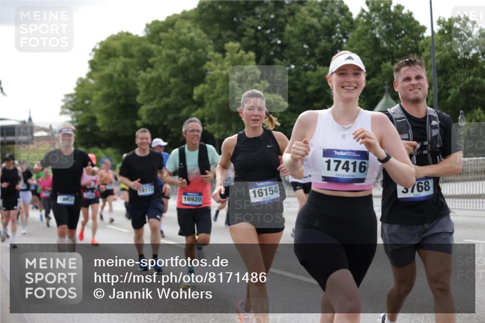 29.06.2025 - hella hamburg halbmarathon Jannik Wohlers http://msf.ph/oto/8171486 29.06.2025 10:21:42 Lombardsbrücke 1003, 1294, 1419, 1963, 2009, 2063, 2514, 2744, 3050, 3172, 3458, 3606, 3768, 4046, 4366, 5641, 6676, 6881, 6977, 7162, 8431, 8860, 8884, 8954, 9002, 9062, 9327, 9788, 9807, 10088, 10167, 10210, 10710, 11440, 12894, 13255, 13477, 14053, 14055, 14059, 14168, 14180, 15129, 15324, 15635, 15660, 16143, 16154, 16161, 16796, 16920, 17416, 17556, 17696, 17944, 18172, 18661, 19008, 19154 meine-sportfotos.de