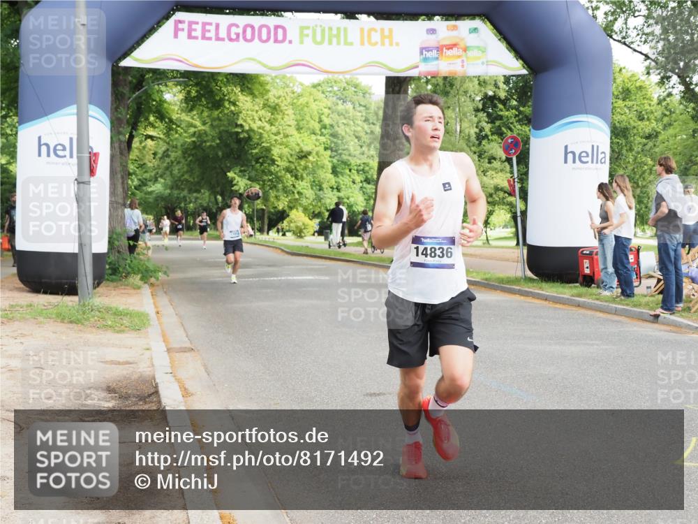 29.06.2025 - hella hamburg halbmarathon MichiJ http://msf.ph/oto/8171492 29.06.2025 10:15:13 Zwischen KM18-KM19 11078, 14836 meine-sportfotos.de