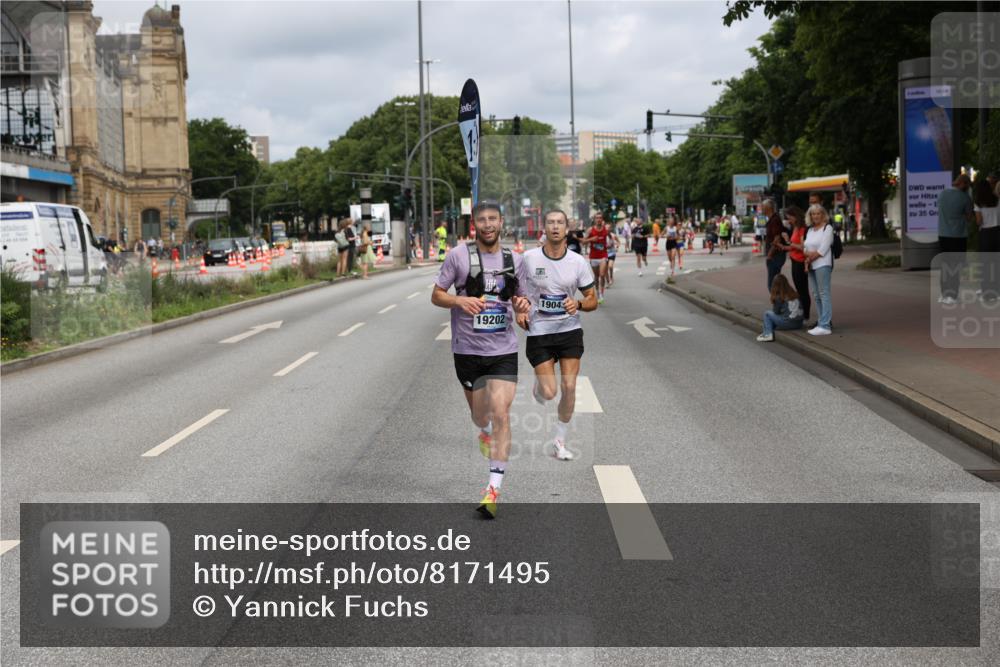 29.06.2025 - hella hamburg halbmarathon Yannick Fuchs http://msf.ph/oto/8171495 29.06.2025 10:24:43 20KM 1758, 2021, 2180, 6781, 7186, 7231, 8784, 9137, 9571, 10156, 10790, 12234, 12308, 13374, 13838, 14164, 15672, 15880, 16118, 16736, 16818, 17197, 18422, 18737, 19042, 19202, 19203, 19204 meine-sportfotos.de