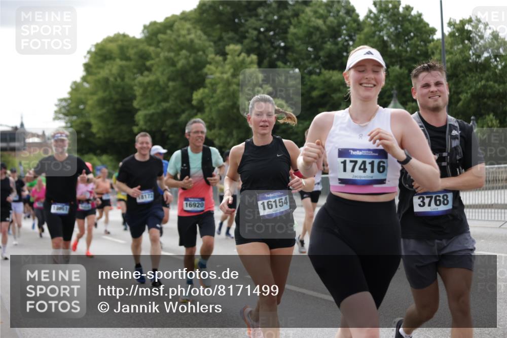 29.06.2025 - hella hamburg halbmarathon Jannik Wohlers http://msf.ph/oto/8171499 29.06.2025 10:21:42 Lombardsbrücke 1003, 1294, 1419, 1963, 2009, 2063, 2514, 2744, 3050, 3172, 3458, 3606, 3768, 4046, 4366, 5641, 6676, 6881, 6977, 7162, 8431, 8860, 8884, 8954, 9002, 9062, 9327, 9788, 9807, 10088, 10167, 10210, 10710, 11440, 12894, 13255, 13477, 14053, 14055, 14059, 14168, 14180, 15129, 15324, 15635, 15660, 16143, 16154, 16161, 16796, 16920, 17416, 17556, 17696, 17944, 18172, 18661, 19008, 19154 meine-sportfotos.de