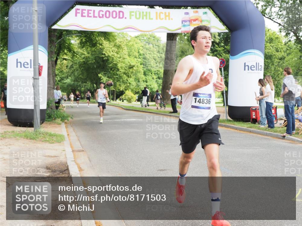 29.06.2025 - hella hamburg halbmarathon MichiJ http://msf.ph/oto/8171503 29.06.2025 10:15:14 Zwischen KM18-KM19 11078, 14836 meine-sportfotos.de
