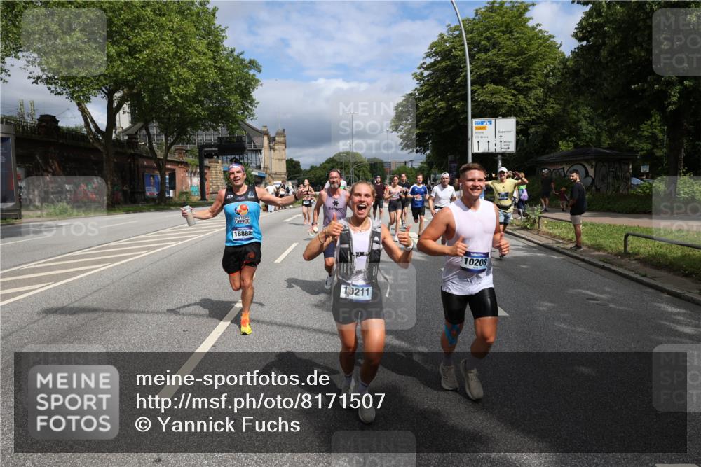29.06.2025 - hella hamburg halbmarathon Yannick Fuchs http://msf.ph/oto/8171507 29.06.2025 10:41:16 20KM 1012, 1070, 1689, 1942, 2222, 2623, 3304, 5129, 5472, 5532, 6203, 6373, 6630, 7480, 7908, 8564, 9051, 9305, 9497, 9794, 10208, 10211, 10423, 11077, 11858, 12808, 13303, 13554, 13728, 14415, 14449, 14482, 14594, 15026, 15611, 15684, 15714, 15825, 16089, 16136, 16175, 16466, 16475, 16819, 17669, 17718, 18297, 18356 meine-sportfotos.de