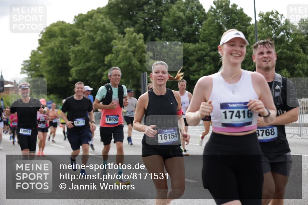 29.06.2025 - hella hamburg halbmarathon Jannik Wohlers http://msf.ph/oto/8171531 29.06.2025 10:21:42 Lombardsbrücke 1003, 1294, 1419, 1963, 2009, 2063, 2514, 2744, 3050, 3172, 3458, 3606, 3768, 4046, 4366, 5641, 6676, 6881, 6977, 7162, 8431, 8860, 8884, 8954, 9002, 9062, 9327, 9788, 9807, 10088, 10167, 10210, 10710, 11440, 12894, 13255, 13477, 14053, 14055, 14059, 14168, 14180, 15129, 15324, 15635, 15660, 16143, 16154, 16161, 16796, 16920, 17416, 17556, 17696, 17944, 18172, 18661, 19008, 19154 meine-sportfotos.de