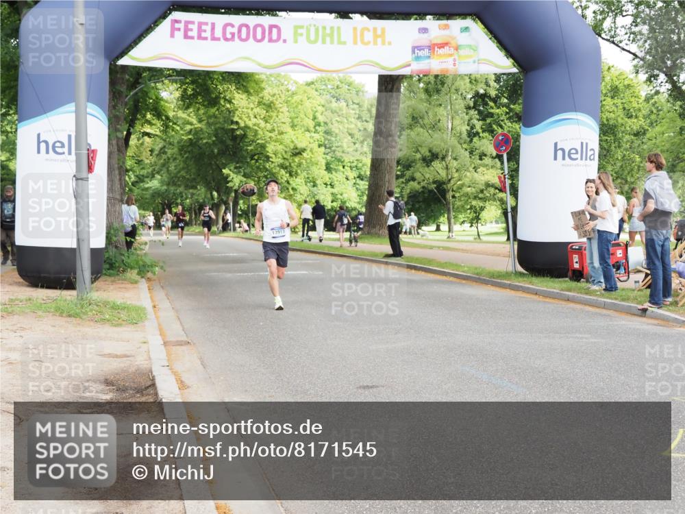 29.06.2025 - hella hamburg halbmarathon MichiJ http://msf.ph/oto/8171545 29.06.2025 10:15:15 Zwischen KM18-KM19 11078, 14836 meine-sportfotos.de