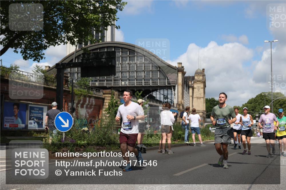 29.06.2025 - hella hamburg halbmarathon Yannick Fuchs http://msf.ph/oto/8171546 29.06.2025 11:38:13 20KM 1008, 1010, 1230, 1291, 1578, 2069, 2173, 2550, 2552, 2576, 3242, 3293, 4412, 4627, 4700, 4752, 5001, 5370, 5707, 5735, 5875, 5901, 6673, 6995, 7350, 7777, 7956, 8582, 9470, 9811, 9946, 10322, 10940, 11421, 11664, 11982, 12010, 12254, 12409, 12444, 13715, 13902, 14130, 14856, 15345, 15380, 15536, 15588, 15715, 15732, 16002, 16449, 16450, 16545, 16577, 17116, 17139, 17355, 17936, 18353, 18482, 18872, 18888, 18950 meine-sportfotos.de