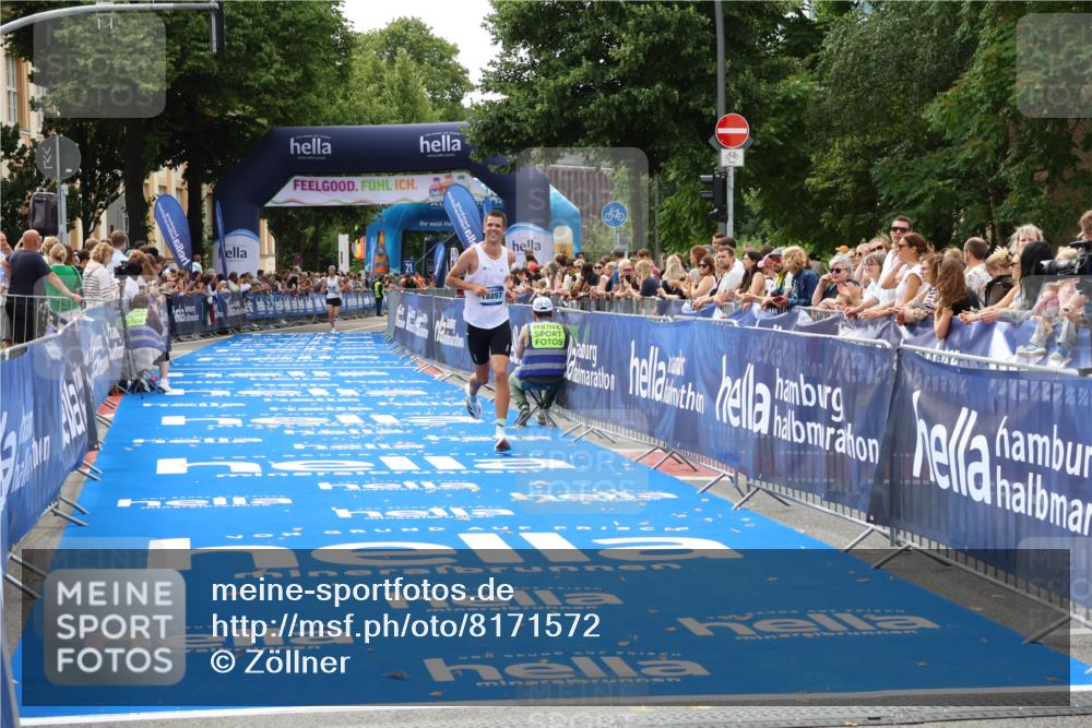 29.06.2025 - hella hamburg halbmarathon Zöllner http://msf.ph/oto/8171572 29.06.2025 10:22:47 Ziel 2618, 18897 meine-sportfotos.de