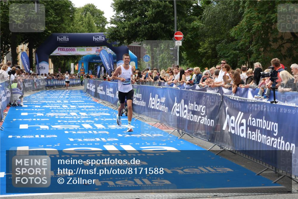 29.06.2025 - hella hamburg halbmarathon Zöllner http://msf.ph/oto/8171588 29.06.2025 10:22:48 Ziel 18897 meine-sportfotos.de