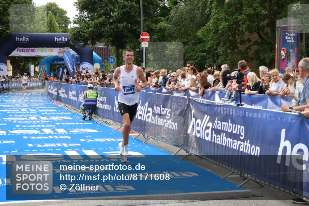 29.06.2025 - hella hamburg halbmarathon Zöllner http://msf.ph/oto/8171608 29.06.2025 10:22:49 Ziel 18897 meine-sportfotos.de