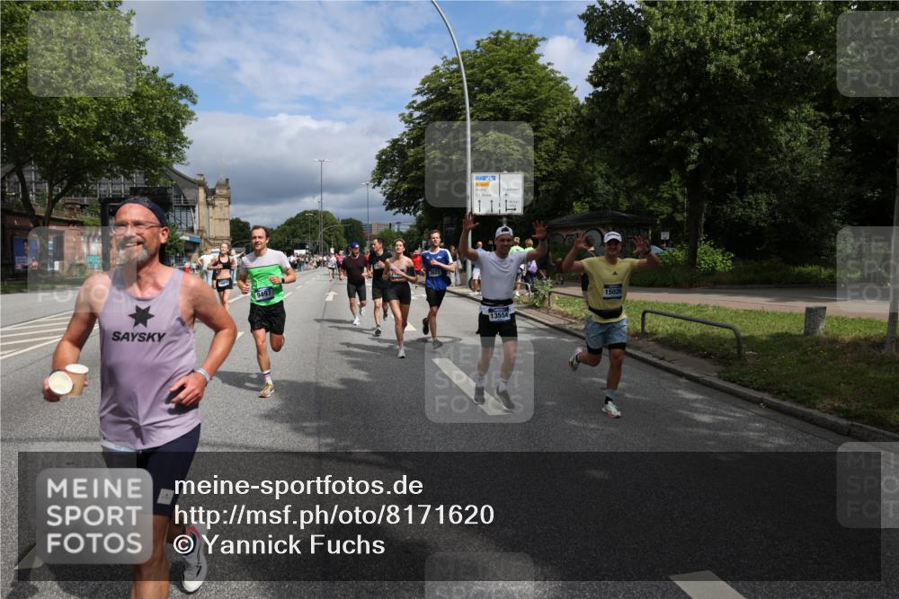 29.06.2025 - hella hamburg halbmarathon Yannick Fuchs http://msf.ph/oto/8171620 29.06.2025 10:41:17 20KM 1012, 1070, 1689, 1942, 2222, 2623, 3304, 5129, 5472, 5532, 6203, 6373, 6630, 7480, 7908, 8564, 9051, 9305, 9497, 10208, 10211, 10423, 11077, 11858, 12808, 13303, 13554, 13728, 14415, 14449, 14482, 14594, 15026, 15611, 15714, 15825, 16089, 16136, 16175, 16466, 16475, 16819, 17669, 17718, 18297, 18356 meine-sportfotos.de