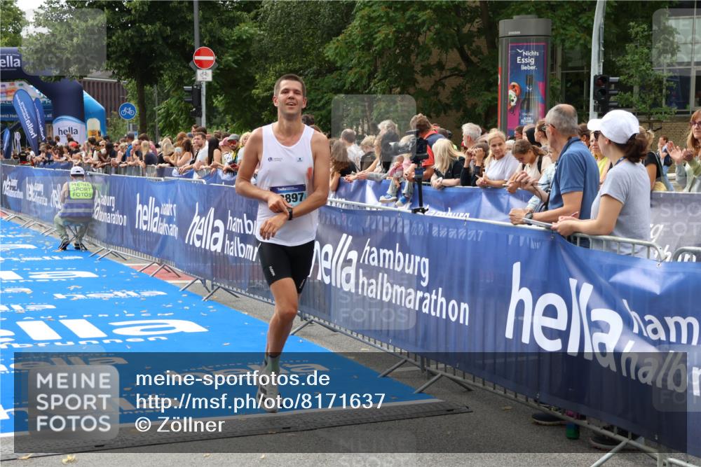 29.06.2025 - hella hamburg halbmarathon Zöllner http://msf.ph/oto/8171637 29.06.2025 10:22:50 Ziel 18897 meine-sportfotos.de