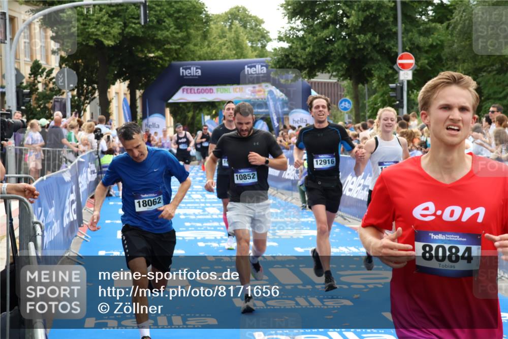 29.06.2025 - hella hamburg halbmarathon Zöllner http://msf.ph/oto/8171656 29.06.2025 10:36:33 Ziel 2121, 8084, 8121, 9296, 10404, 10680, 10852, 11304, 11833, 12916, 17723, 18062 meine-sportfotos.de