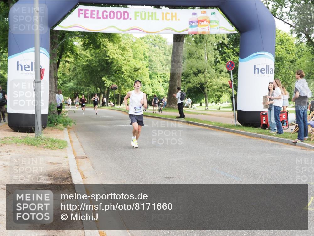 29.06.2025 - hella hamburg halbmarathon MichiJ http://msf.ph/oto/8171660 29.06.2025 10:15:16 Zwischen KM18-KM19 11078, 14836 meine-sportfotos.de