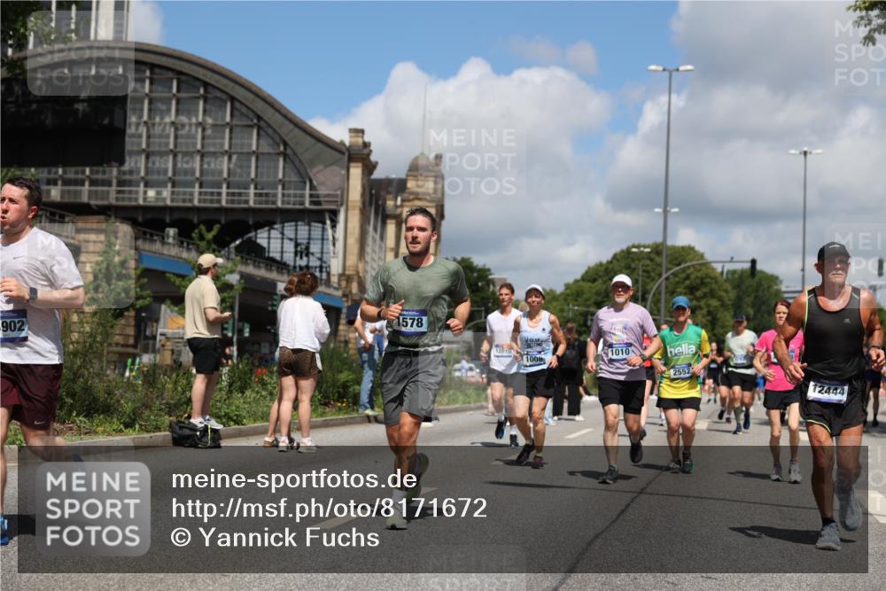 29.06.2025 - hella hamburg halbmarathon Yannick Fuchs http://msf.ph/oto/8171672 29.06.2025 11:38:14 20KM 1008, 1010, 1230, 1291, 1578, 2069, 2173, 2550, 2552, 2576, 3242, 3293, 4412, 4627, 4700, 4752, 5001, 5370, 5735, 5875, 5901, 6673, 6995, 7350, 7777, 7956, 8582, 9470, 9811, 9946, 10322, 10940, 11421, 11664, 11982, 12010, 12254, 12409, 12444, 13715, 13902, 14130, 14856, 15345, 15380, 15536, 15588, 15715, 15732, 16002, 16545, 16577, 17116, 17355, 17936, 18353, 18482, 18872, 18888, 18950 meine-sportfotos.de