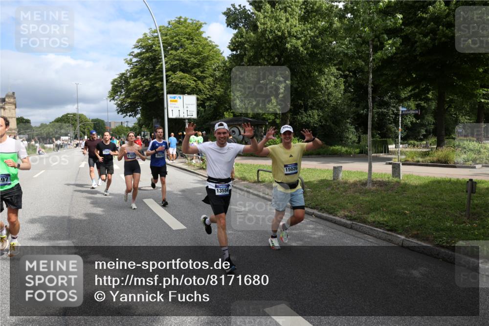 29.06.2025 - hella hamburg halbmarathon Yannick Fuchs http://msf.ph/oto/8171680 29.06.2025 10:41:17 20KM 1012, 1070, 1689, 1942, 2222, 2623, 3304, 5129, 5472, 5532, 6203, 6373, 6630, 7480, 7908, 8564, 9051, 9305, 9497, 10208, 10211, 10423, 11077, 11858, 12808, 13303, 13554, 13728, 14415, 14449, 14482, 14594, 15026, 15611, 15714, 15825, 16089, 16136, 16175, 16466, 16475, 16819, 17669, 17718, 18297, 18356 meine-sportfotos.de