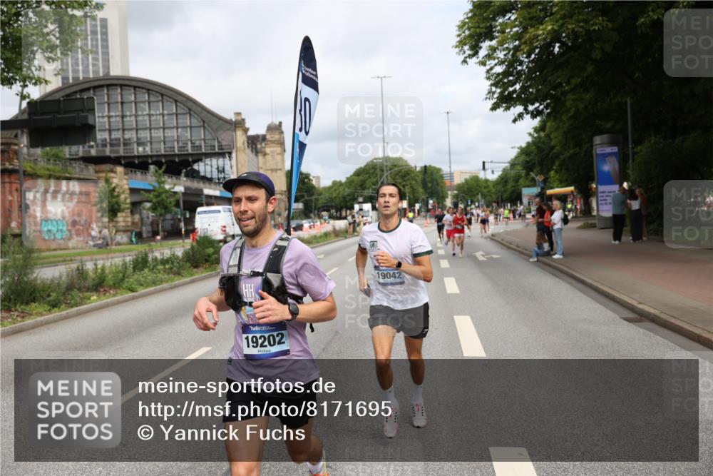 29.06.2025 - hella hamburg halbmarathon Yannick Fuchs http://msf.ph/oto/8171695 29.06.2025 10:24:45 20KM 1758, 2021, 6781, 7186, 7231, 8784, 9137, 9571, 10790, 12234, 12308, 13374, 13838, 14164, 15672, 15880, 16736, 16818, 17197, 18422, 19042, 19202, 19203, 19204 meine-sportfotos.de
