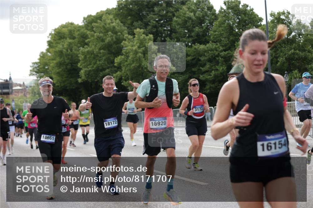 29.06.2025 - hella hamburg halbmarathon Jannik Wohlers http://msf.ph/oto/8171707 29.06.2025 10:21:43 Lombardsbrücke 1003, 1294, 1419, 1963, 2009, 2063, 2514, 2744, 3050, 3172, 3458, 3606, 3768, 4046, 4366, 5641, 6676, 6881, 6977, 7162, 8431, 8860, 8884, 8954, 9002, 9327, 9516, 9788, 9807, 10088, 10167, 10710, 11440, 12894, 13255, 14053, 14055, 14059, 14168, 14180, 14442, 15129, 15324, 15635, 15660, 16143, 16154, 16161, 16796, 16920, 17416, 17556, 17696, 17944, 18172, 18661, 19008, 19154 meine-sportfotos.de