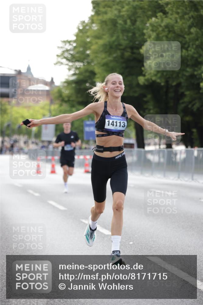 29.06.2025 - hella hamburg halbmarathon Jannik Wohlers http://msf.ph/oto/8171715 29.06.2025 09:41:54 Lombardsbrücke 2604, 2618, 10485, 14113, 15253, 17003, 18569 meine-sportfotos.de