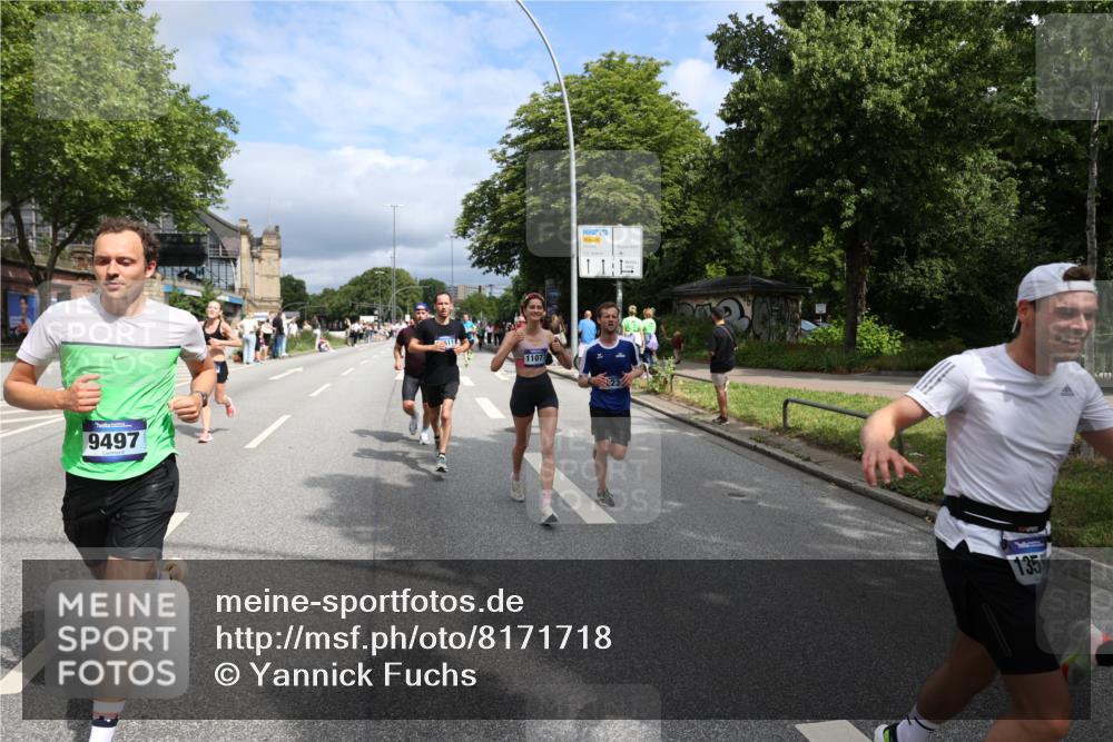 29.06.2025 - hella hamburg halbmarathon Yannick Fuchs http://msf.ph/oto/8171718 29.06.2025 10:41:18 20KM 1012, 1070, 1689, 1942, 2623, 3304, 5129, 5472, 5532, 5889, 6203, 6373, 6630, 7480, 7908, 8564, 9051, 9305, 9497, 10122, 10208, 10211, 10423, 11077, 11858, 12808, 13303, 13554, 13728, 14415, 14449, 14482, 14594, 15026, 15611, 15714, 15825, 16089, 16136, 16175, 16466, 16475, 16819, 17718, 18297, 18356 meine-sportfotos.de