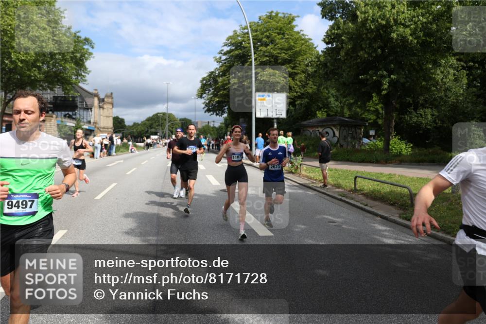 29.06.2025 - hella hamburg halbmarathon Yannick Fuchs http://msf.ph/oto/8171728 29.06.2025 10:41:18 20KM 1012, 1070, 1689, 1942, 2623, 3304, 5129, 5472, 5532, 5889, 6203, 6373, 6630, 7480, 7908, 8564, 9051, 9305, 9497, 10122, 10208, 10211, 10423, 11077, 11858, 12808, 13303, 13554, 13728, 14415, 14449, 14482, 14594, 15026, 15611, 15714, 15825, 16089, 16136, 16175, 16466, 16475, 16819, 17718, 18297, 18356 meine-sportfotos.de