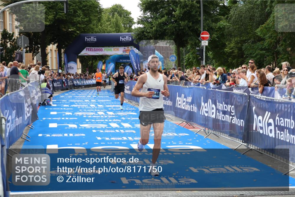 29.06.2025 - hella hamburg halbmarathon Zöllner http://msf.ph/oto/8171750 29.06.2025 10:22:59 Ziel 11624, 16548, 18328 meine-sportfotos.de