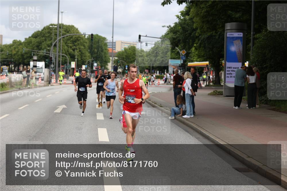 29.06.2025 - hella hamburg halbmarathon Yannick Fuchs http://msf.ph/oto/8171760 29.06.2025 10:24:48 20KM 1758, 6781, 7186, 7231, 8784, 9571, 10790, 12234, 12308, 13374, 15672, 16736, 16818, 17197, 18422, 19042, 19202 meine-sportfotos.de