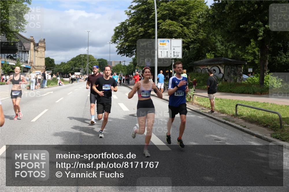 29.06.2025 - hella hamburg halbmarathon Yannick Fuchs http://msf.ph/oto/8171767 29.06.2025 10:41:18 20KM 1012, 1070, 1689, 1942, 2623, 3304, 5129, 5472, 5532, 5889, 6203, 6373, 6630, 7480, 7908, 8564, 9051, 9305, 9497, 10122, 10208, 10211, 10423, 11077, 11858, 12808, 13303, 13554, 13728, 14415, 14449, 14482, 14594, 15026, 15611, 15714, 15825, 16089, 16136, 16175, 16466, 16475, 16819, 17718, 18297, 18356 meine-sportfotos.de