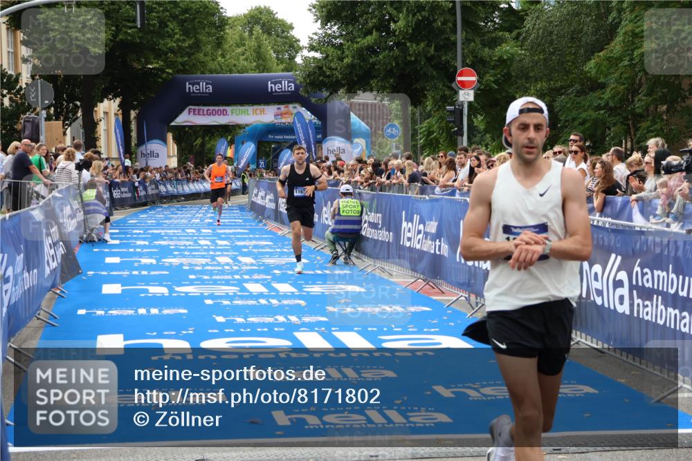 29.06.2025 - hella hamburg halbmarathon Zöllner http://msf.ph/oto/8171802 29.06.2025 10:23:00 Ziel 4128, 11624, 16548, 18328 meine-sportfotos.de
