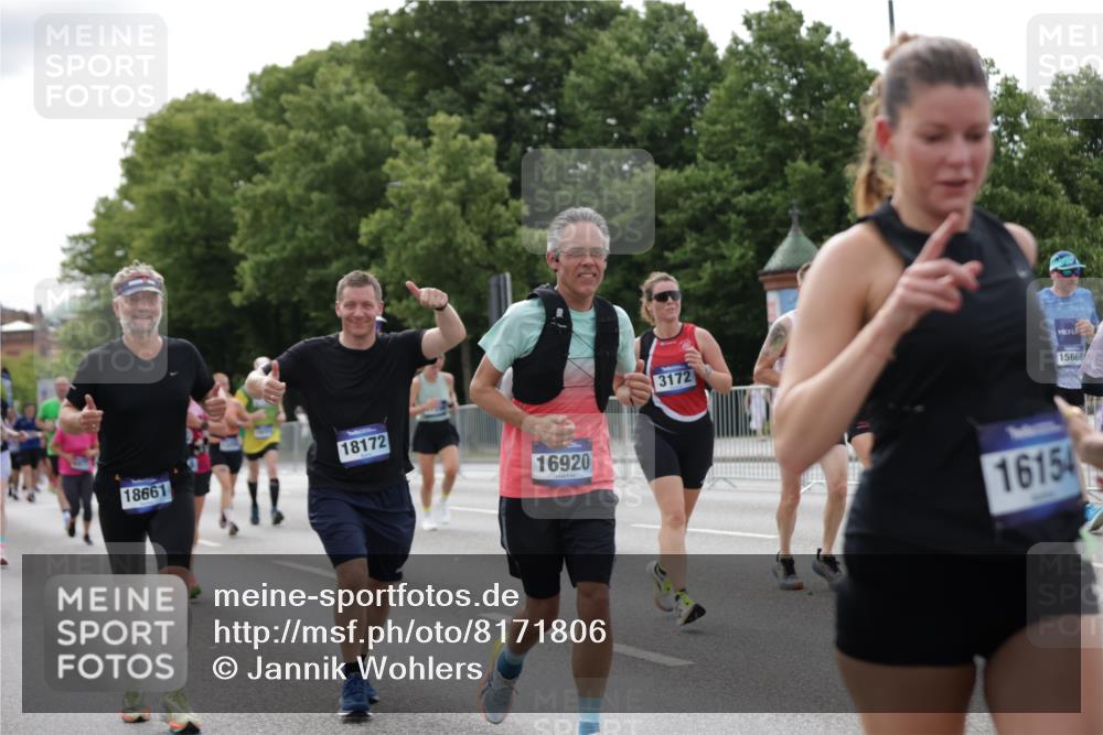 29.06.2025 - hella hamburg halbmarathon Jannik Wohlers http://msf.ph/oto/8171806 29.06.2025 10:21:43 Lombardsbrücke 1003, 1294, 1419, 1963, 2009, 2063, 2514, 2744, 3050, 3172, 3458, 3606, 3768, 4046, 4366, 5641, 6676, 6881, 6977, 7162, 8431, 8860, 8884, 8954, 9002, 9327, 9516, 9788, 9807, 10088, 10167, 10710, 11440, 12894, 13255, 14053, 14055, 14059, 14168, 14180, 14442, 15129, 15324, 15635, 15660, 16143, 16154, 16161, 16796, 16920, 17416, 17556, 17696, 17944, 18172, 18661, 19008, 19154 meine-sportfotos.de