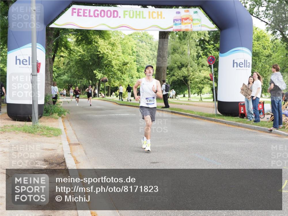 29.06.2025 - hella hamburg halbmarathon MichiJ http://msf.ph/oto/8171823 29.06.2025 10:15:16 Zwischen KM18-KM19 11078, 14836 meine-sportfotos.de