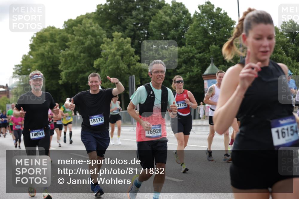 29.06.2025 - hella hamburg halbmarathon Jannik Wohlers http://msf.ph/oto/8171832 29.06.2025 10:21:43 Lombardsbrücke 1003, 1294, 1419, 1963, 2009, 2063, 2514, 2744, 3050, 3172, 3458, 3606, 3768, 4046, 4366, 5641, 6676, 6881, 6977, 7162, 8431, 8860, 8884, 8954, 9002, 9327, 9516, 9788, 9807, 10088, 10167, 10710, 11440, 12894, 13255, 14053, 14055, 14059, 14168, 14180, 14442, 15129, 15324, 15635, 15660, 16143, 16154, 16161, 16796, 16920, 17416, 17556, 17696, 17944, 18172, 18661, 19008, 19154 meine-sportfotos.de