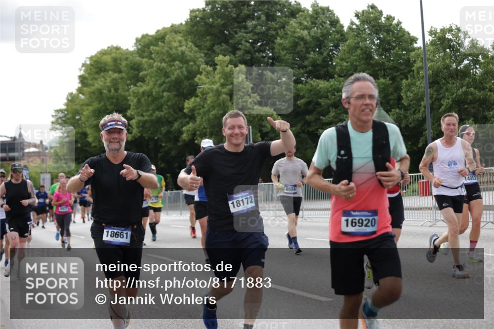 29.06.2025 - hella hamburg halbmarathon Jannik Wohlers http://msf.ph/oto/8171883 29.06.2025 10:21:44 Lombardsbrücke 1003, 1294, 1419, 1963, 2009, 2063, 2514, 2744, 3050, 3172, 3458, 3768, 4366, 4970, 5641, 6881, 6977, 7162, 8431, 8860, 8884, 8954, 9327, 9516, 9788, 9807, 10088, 10167, 10710, 11440, 12894, 13255, 14053, 14055, 14059, 14168, 14180, 14442, 15129, 15324, 15635, 15660, 16143, 16154, 16161, 16796, 16920, 17416, 17556, 17696, 17944, 18172, 18661, 19008, 19154 meine-sportfotos.de
