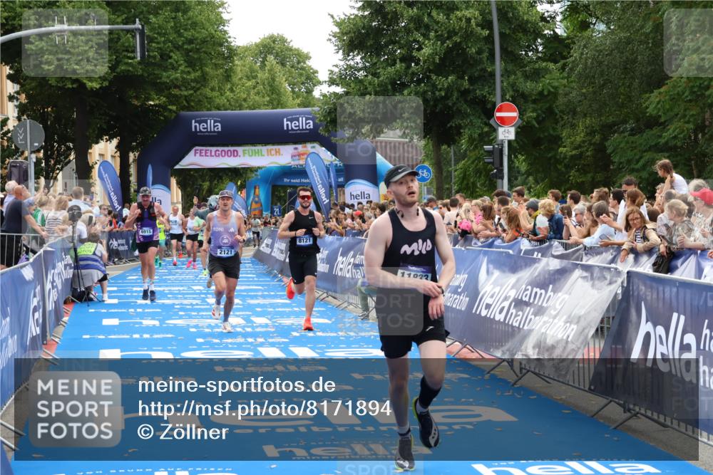 29.06.2025 - hella hamburg halbmarathon Zöllner http://msf.ph/oto/8171894 29.06.2025 10:36:38 Ziel 2121, 3809, 5092, 6915, 8121, 11833, 16523, 17723 meine-sportfotos.de