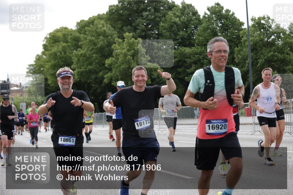 29.06.2025 - hella hamburg halbmarathon Jannik Wohlers http://msf.ph/oto/8171906 29.06.2025 10:21:44 Lombardsbrücke 1003, 1294, 1419, 1963, 2009, 2063, 2514, 2744, 3050, 3172, 3458, 3768, 4366, 4970, 5641, 6881, 6977, 7162, 8431, 8860, 8884, 8954, 9327, 9516, 9788, 9807, 10088, 10167, 10710, 11440, 12894, 13255, 14053, 14055, 14059, 14168, 14180, 14442, 15129, 15324, 15635, 15660, 16143, 16154, 16161, 16796, 16920, 17416, 17556, 17696, 17944, 18172, 18661, 19008, 19154 meine-sportfotos.de