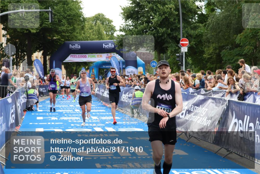 29.06.2025 - hella hamburg halbmarathon Zöllner http://msf.ph/oto/8171910 29.06.2025 10:36:38 Ziel 2121, 3809, 5092, 6915, 8121, 11833, 16523, 17723 meine-sportfotos.de
