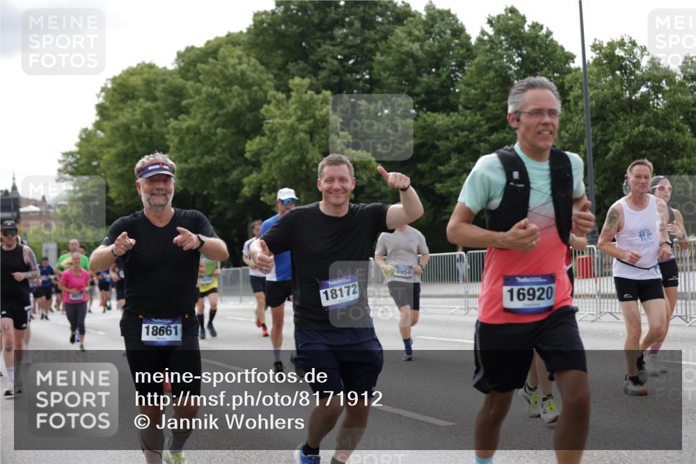 29.06.2025 - hella hamburg halbmarathon Jannik Wohlers http://msf.ph/oto/8171912 29.06.2025 10:21:44 Lombardsbrücke 1003, 1294, 1419, 1963, 2009, 2063, 2514, 2744, 3050, 3172, 3458, 3768, 4366, 4970, 5641, 6881, 6977, 7162, 8431, 8860, 8884, 8954, 9327, 9516, 9788, 9807, 10088, 10167, 10710, 11440, 12894, 13255, 14053, 14055, 14059, 14168, 14180, 14442, 15129, 15324, 15635, 15660, 16143, 16154, 16161, 16796, 16920, 17416, 17556, 17696, 17944, 18172, 18661, 19008, 19154 meine-sportfotos.de