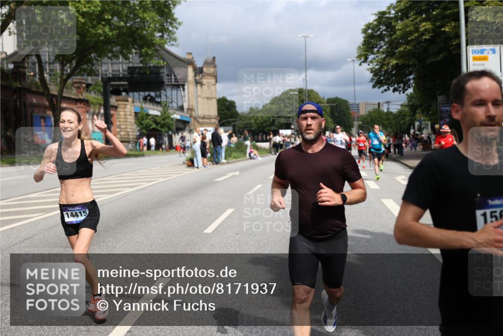 29.06.2025 - hella hamburg halbmarathon Yannick Fuchs http://msf.ph/oto/8171937 29.06.2025 10:41:19 20KM 1012, 1070, 1689, 1942, 2274, 2623, 3304, 5129, 5472, 5532, 5889, 6203, 6630, 7480, 7908, 8564, 9051, 9305, 9497, 10122, 10208, 10211, 10423, 11077, 11858, 12808, 13303, 13554, 14415, 14449, 14482, 14594, 15026, 15611, 15714, 15825, 15923, 16089, 16175, 16819, 17718, 18297, 18356 meine-sportfotos.de