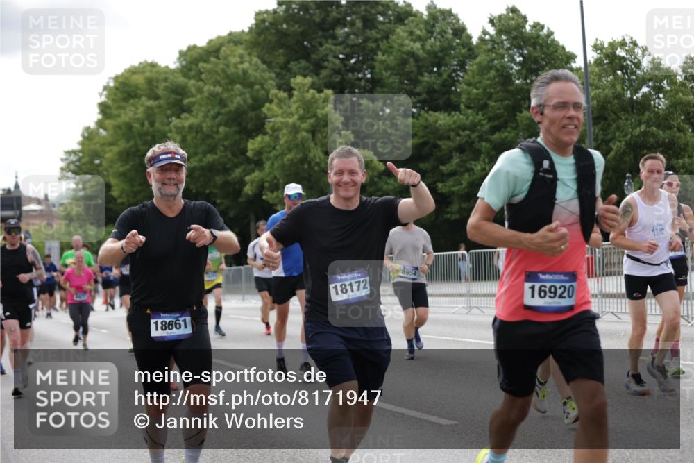 29.06.2025 - hella hamburg halbmarathon Jannik Wohlers http://msf.ph/oto/8171947 29.06.2025 10:21:44 Lombardsbrücke 1003, 1294, 1419, 1963, 2009, 2063, 2514, 2744, 3050, 3172, 3458, 3768, 4366, 4970, 5641, 6881, 6977, 7162, 8431, 8860, 8884, 8954, 9327, 9516, 9788, 9807, 10088, 10167, 10710, 11440, 12894, 13255, 14053, 14055, 14059, 14168, 14180, 14442, 15129, 15324, 15635, 15660, 16143, 16154, 16161, 16796, 16920, 17416, 17556, 17696, 17944, 18172, 18661, 19008, 19154 meine-sportfotos.de
