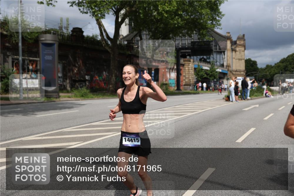 29.06.2025 - hella hamburg halbmarathon Yannick Fuchs http://msf.ph/oto/8171965 29.06.2025 10:41:20 20KM 1012, 1070, 1689, 1942, 2274, 2623, 3304, 5129, 5472, 5532, 5889, 6203, 6630, 7480, 7908, 8564, 9051, 9305, 9497, 10122, 10208, 10211, 10423, 11077, 11858, 12808, 13223, 13303, 13554, 14415, 14449, 14482, 14594, 15026, 15451, 15611, 15714, 15825, 15923, 16089, 16175, 16819, 17718, 18297, 18356 meine-sportfotos.de