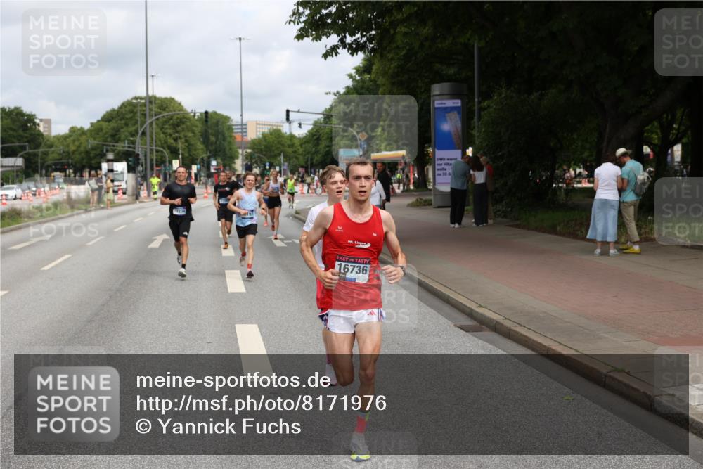29.06.2025 - hella hamburg halbmarathon Yannick Fuchs http://msf.ph/oto/8171976 29.06.2025 10:24:49 20KM 1758, 6781, 7186, 7231, 8784, 9571, 10790, 12234, 12308, 13374, 15672, 16736, 16818, 17197, 18422, 19042, 19202 meine-sportfotos.de