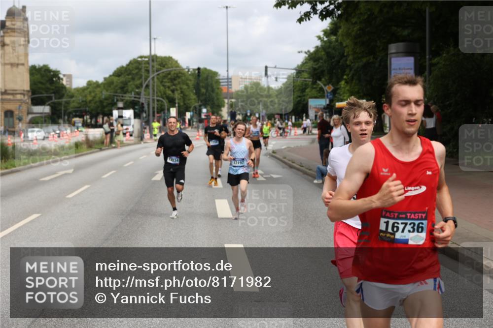 29.06.2025 - hella hamburg halbmarathon Yannick Fuchs http://msf.ph/oto/8171982 29.06.2025 10:24:50 20KM 1758, 3189, 7186, 8784, 9571, 10790, 12234, 12308, 13374, 15672, 16736, 16818, 17197, 18422, 19042, 19202 meine-sportfotos.de