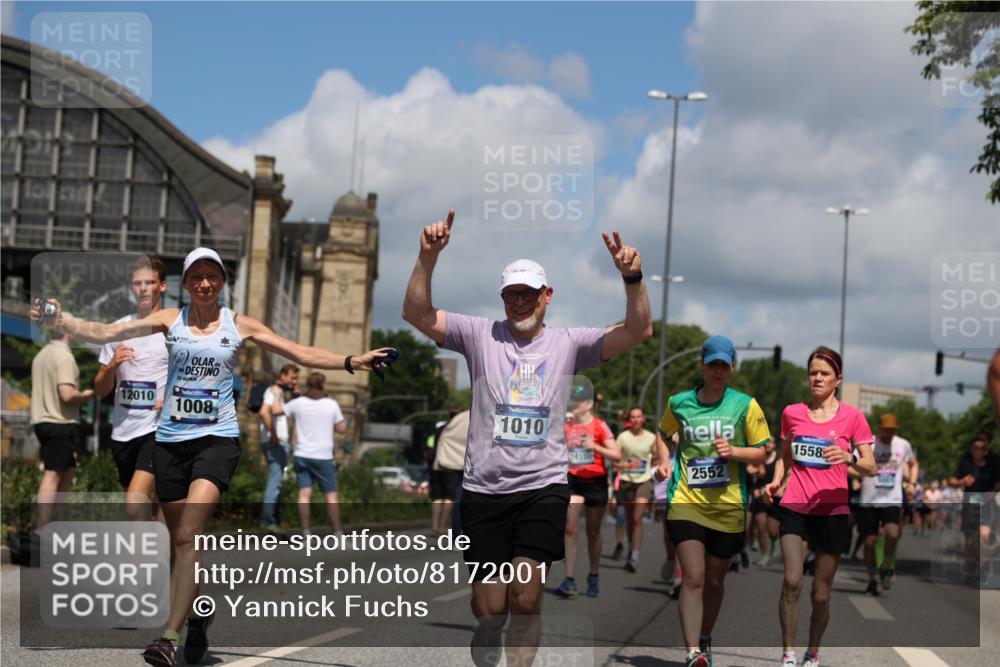 29.06.2025 - hella hamburg halbmarathon Yannick Fuchs http://msf.ph/oto/8172001 29.06.2025 11:38:16 20KM 1008, 1010, 1230, 1291, 1578, 2069, 2550, 2552, 2576, 3242, 3293, 4412, 4627, 4700, 4752, 5001, 5370, 5735, 5875, 5901, 6200, 6673, 6995, 7350, 7777, 7956, 8582, 9811, 9946, 10322, 10940, 11421, 11664, 11982, 12010, 12254, 12409, 12444, 13902, 14130, 14856, 15345, 15380, 15536, 15588, 15715, 15732, 15755, 16002, 16545, 17116, 17355, 17936, 18353, 18482, 18872, 18888, 18950 meine-sportfotos.de